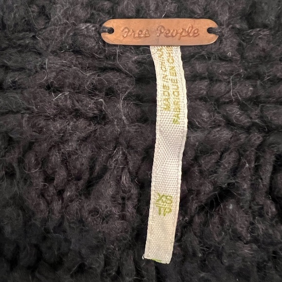 Free People Long Tunic Sweater Cardigan Chunky Knit Short Sleeves Black XS EUC - Picture 8 of 9